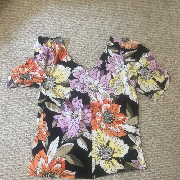 Guess flower shirt - Picture 5 of 6